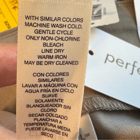 NWTs Chico’s Size 1 (8) Taupe Rayon/Nylon/Span Perfect Stretch Josie Capri Pants - Picture 12 of 14